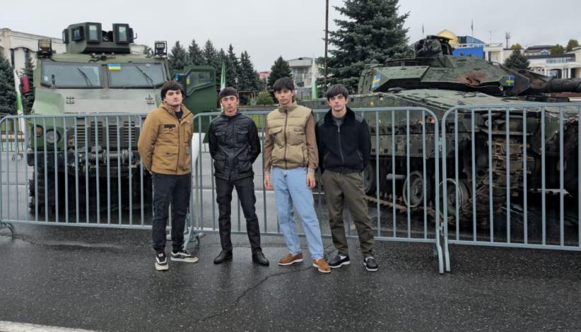 Выставка военной техники Выставка военной техники